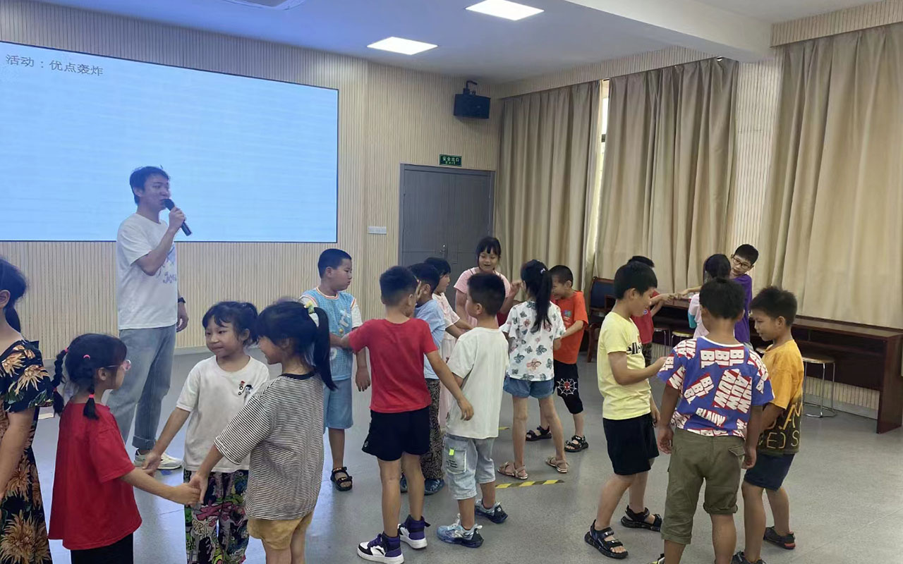 隆林龙观乡中心学校